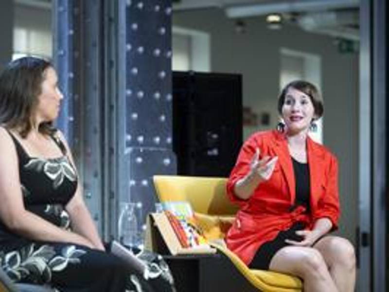 Las profesoras universitarias Vanessa Díaz y Petra R. Rivera-Rideu, autoras del libro 'P FKN R. Bad Bunny y la música como acto de resistencia' .