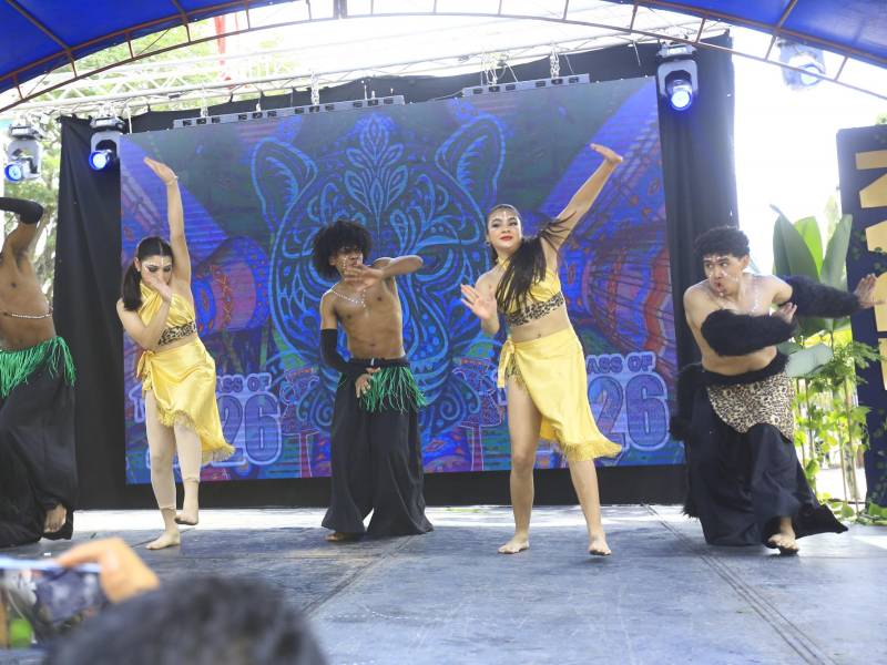 Los bailarines de Frank Show deleitaron al ritmo del Afro dance.