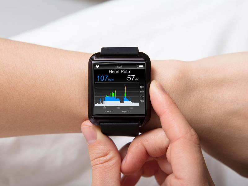 Las aplicaciones (‘apps’) móviles de ejercicio y los programas de entrenamiento en línea favorecen un estilo de vida saludable y activo.