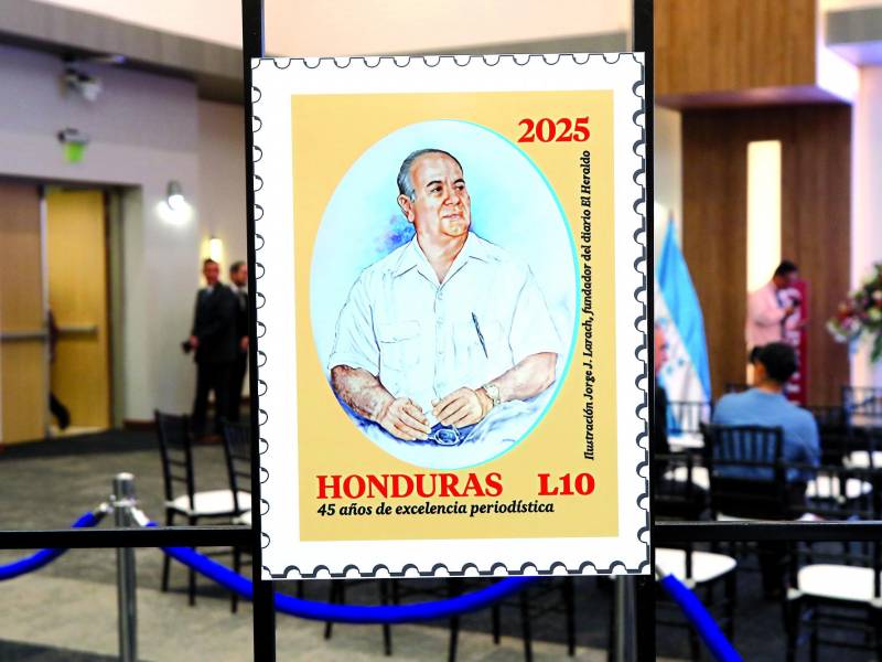 Uno de los motivos de la colección es un retrato del fundador de EL HERALDO, don Jorge J. Larach Handal.