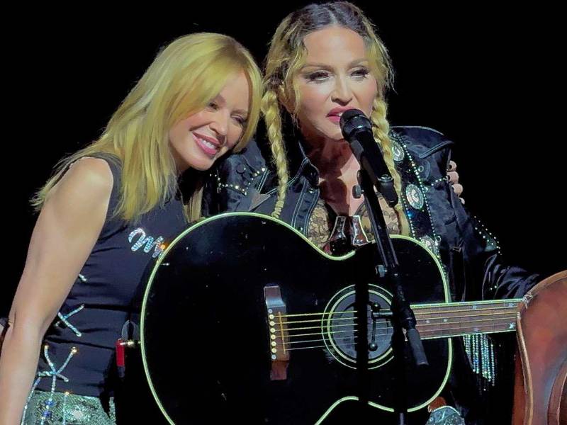 Kylie Minogue y Madonna cantaron a duetos varios temas.