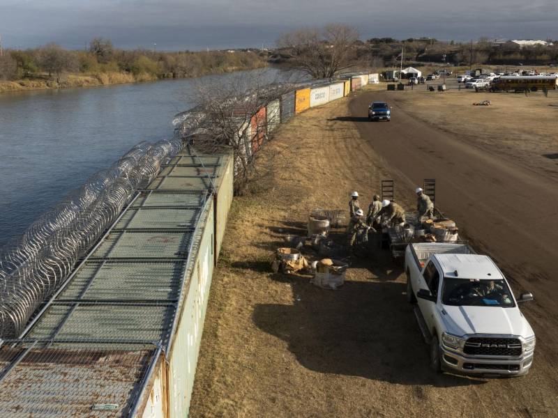 El Congreso presiona a Biden para frenar la crisis migratoria en la frontera sur de EEUU.