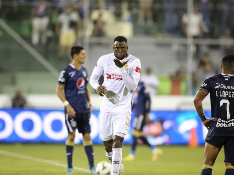 Yustin Arboleda anotó el gol de la victoria del Olimpia en la final de ida.