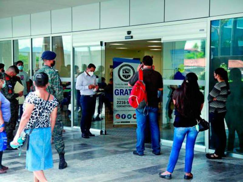 <b><span class=mln_uppercase_mln>Destino.</span></b> El 30% del presupuesto de la administración central es para salarios.