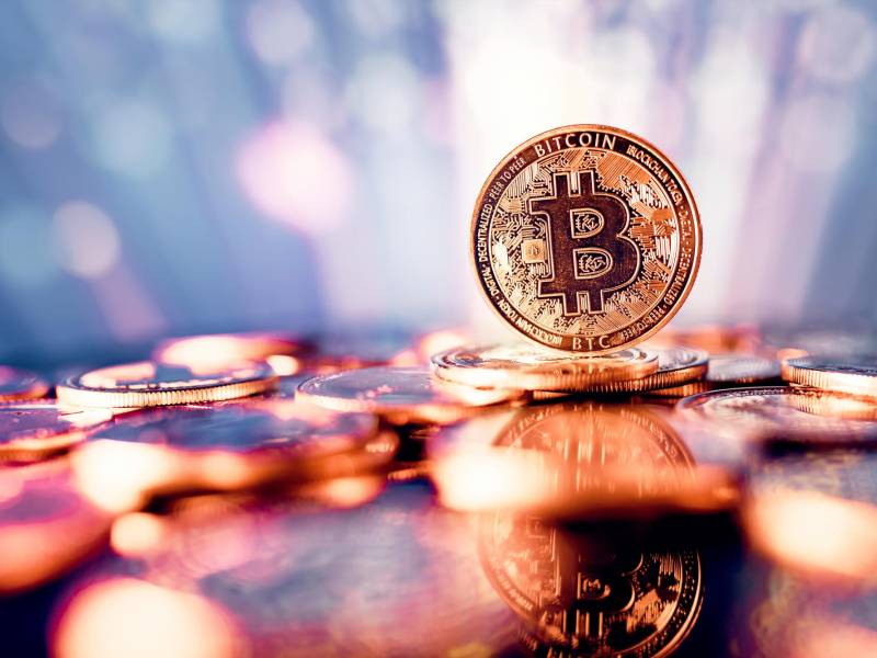 Muchas estafas piramidales ofrecen falsas inversiones en criptomonedas