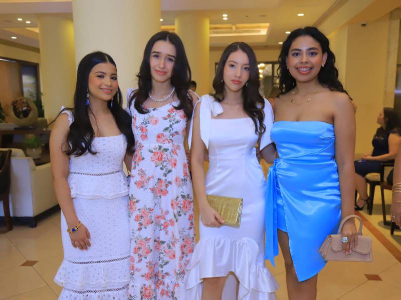 Valeria Sofía Guillén, Ana Coello, Diana Pineda y Abigail Torres