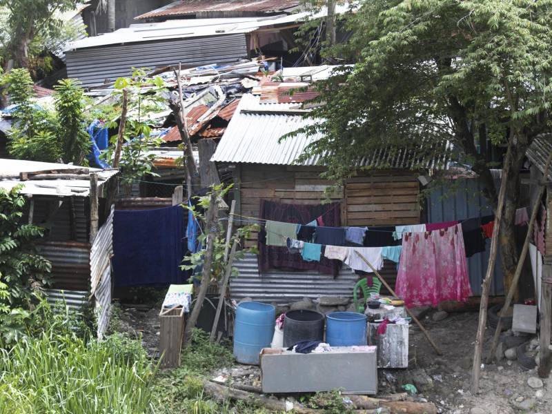 Condiciones vulnerables viven familias de los bordos en San Pedro Sula