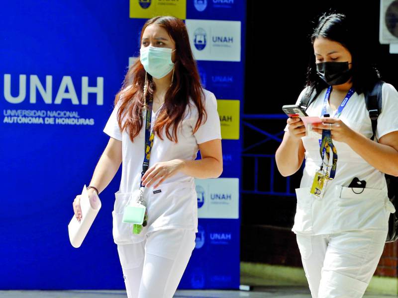 Muchos profesionales se enfrentan a una realidad con pocas oportunidades laborales al graduarse.