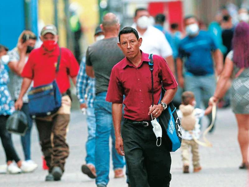 <b><span class=mln_uppercase_mln>Sector.</span></b> La mayoría de la población no utiliza el cubrebocas.