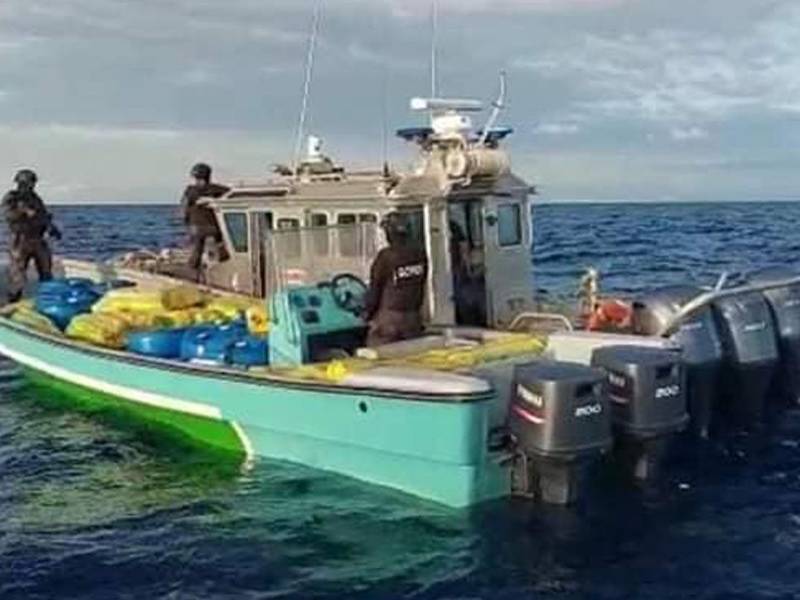 La droga era transportada en lanchas rápidas.