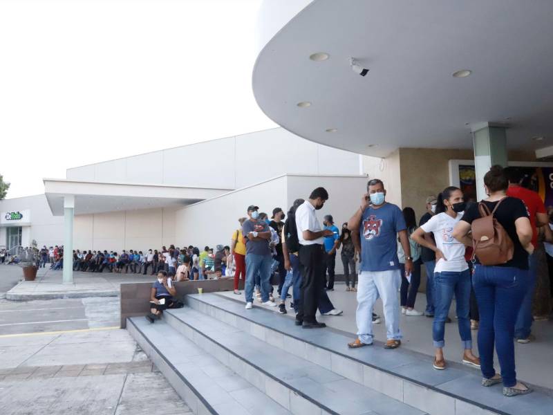 En Tegucigalpa desde hace varios días la entrega del DNI no se ha realizado debido a la protesta de los empleados por la falta de pago.