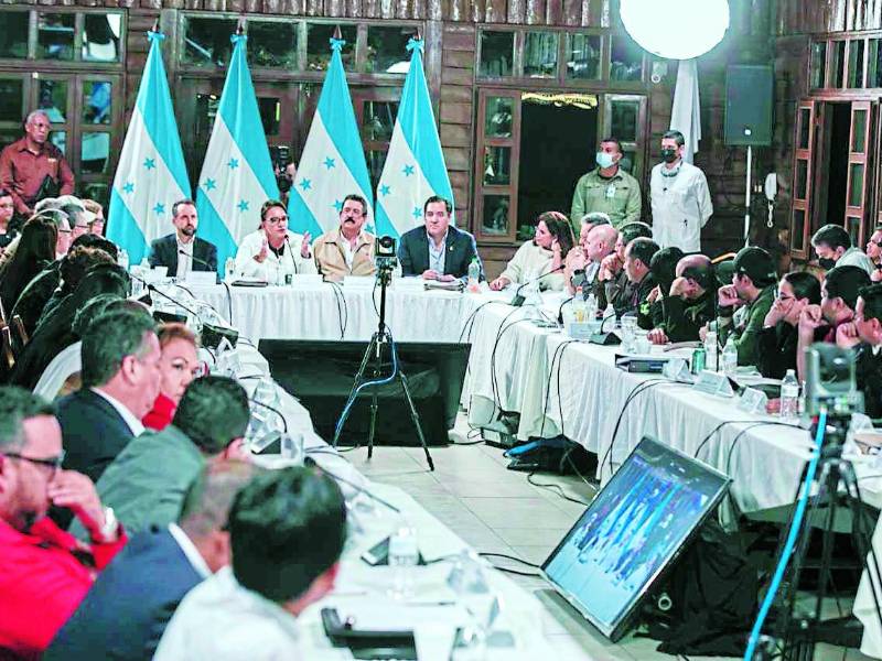 La reunión será de 1:00 pm a 9:00 pm.