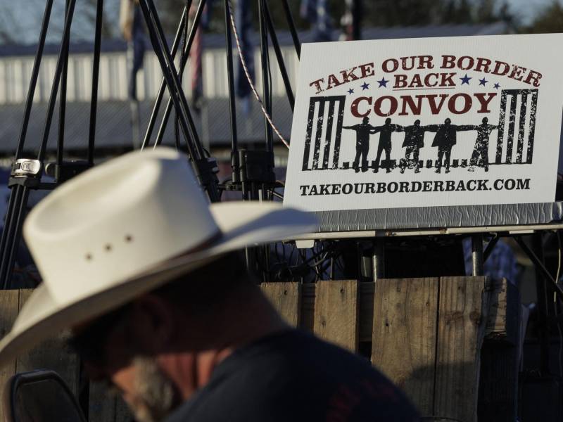 Veteranos de guerra y varias familias forman parte del convoy que llegó al sur de Texas.