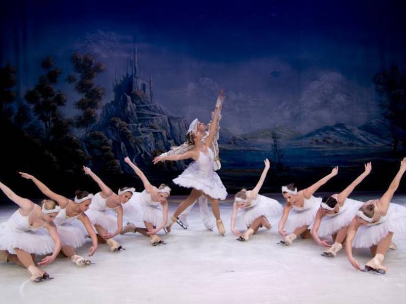 El show es de primer nivel. La escenografía y los bailarines crean una atmósfera artística que rompe esquemas de lo habitual en Honduras.