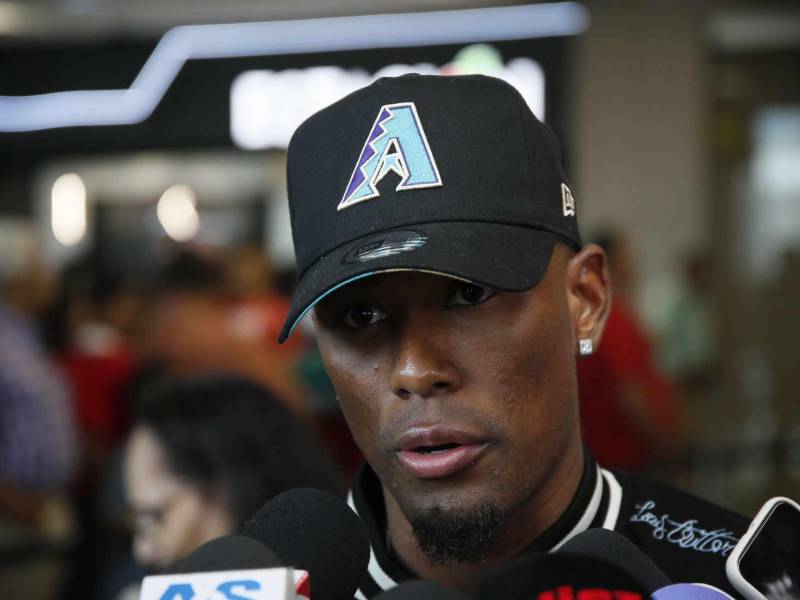 Deiby Flores atendió a los medios de comunicación tras su llegada a Honduras previo a los duelos ante México por la Nations League.