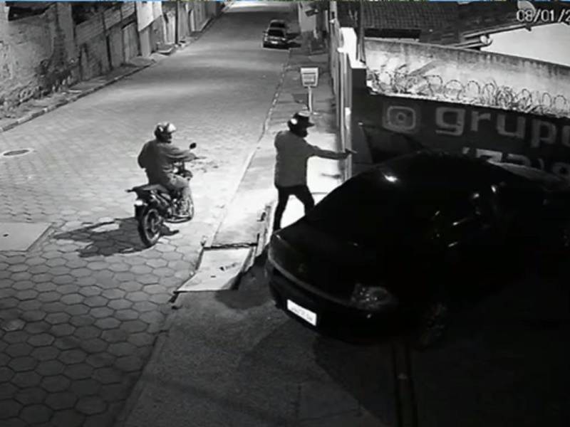 Imagen del video de los sicarios cuando atacan a Erilson Simões Matos.