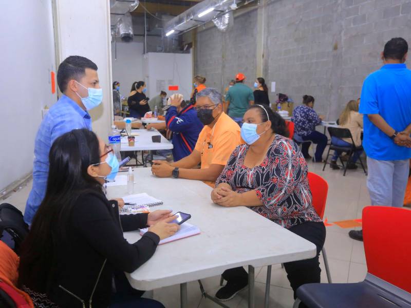 Autoridades del proceso de entrega piden a los sampedranos llegar a retirar su DNI.