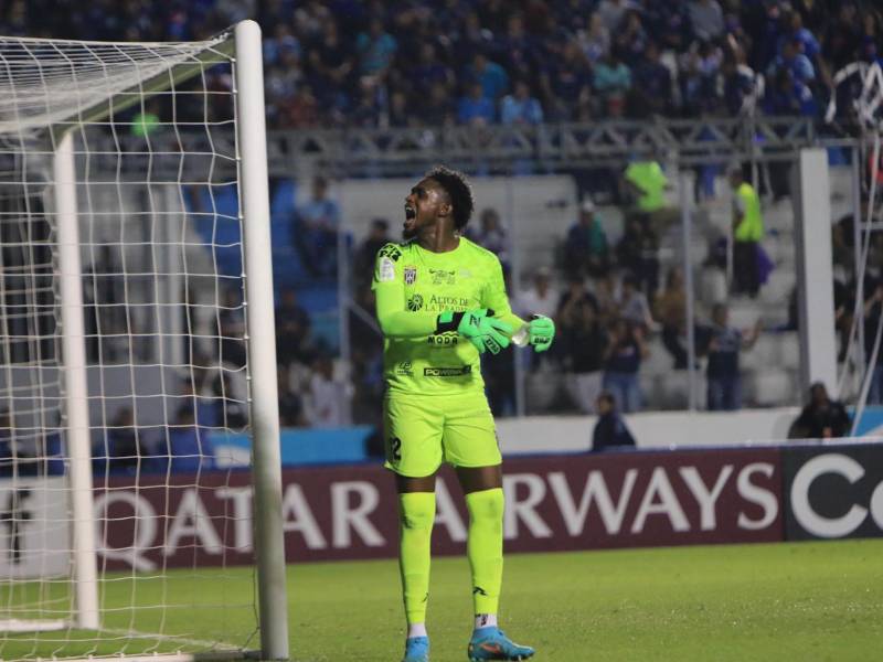 Eddie Roberts festejó con mucha euforia el empate del CAI ante Motagua por la Copa Centroamericana.