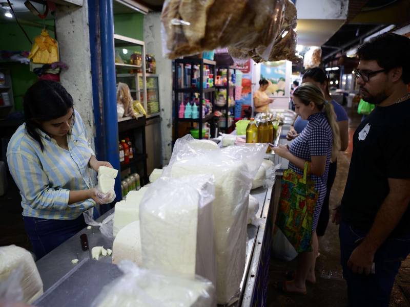 Consumidores se quejan por el alza de la canasta básica, los productos de primera necesidad.