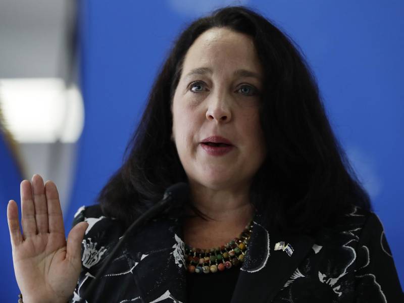 La encargada de negocios de la Embajada de Estados Unidos en El Salvador, Jean Manes.