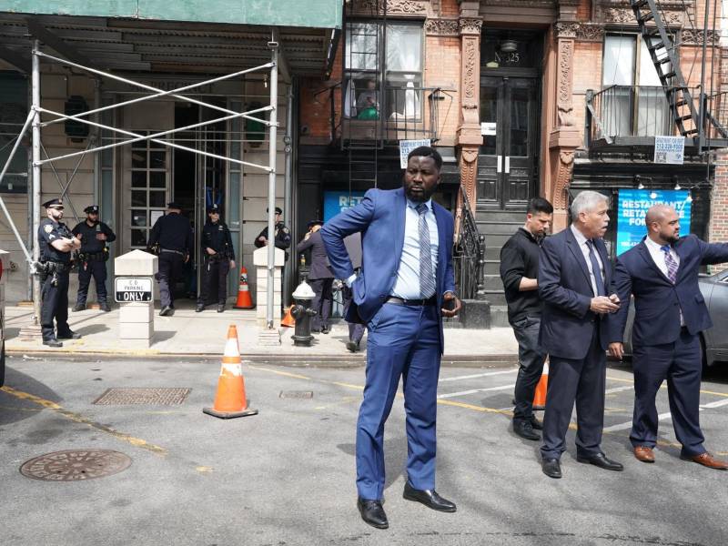 El sospechoso fue detenido mientras caminaba por una calle de Manhattan, informaron las autoridades.