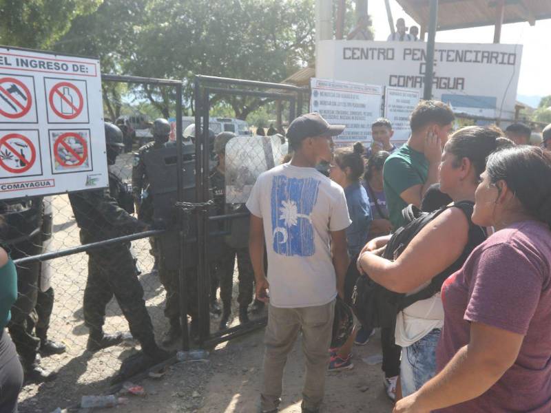 Algunos parientes hasta llorando estaban cuando escucharon detonaciones de arma de fuego.