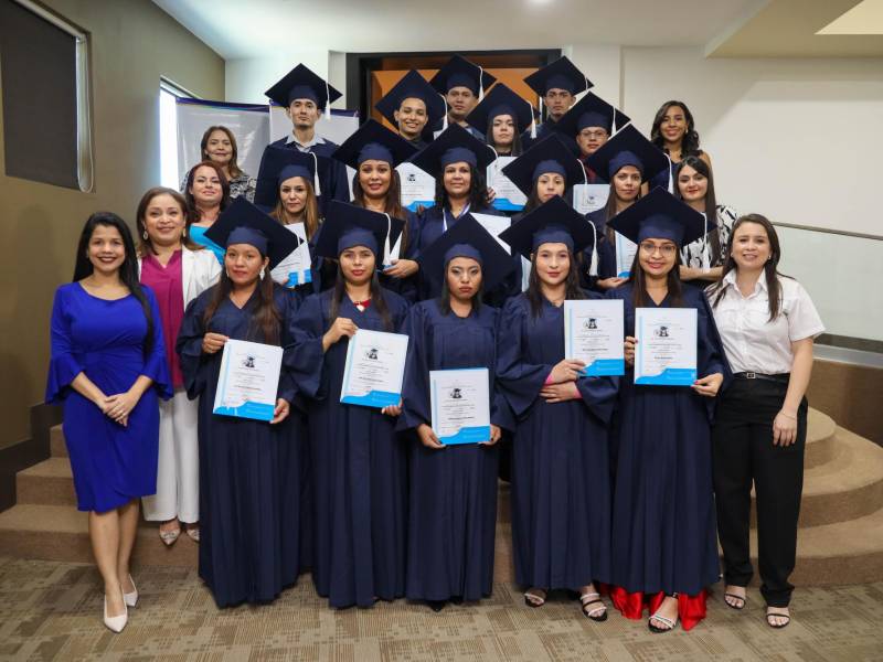 La ceremonia se llevó a cabo en el auditorio de UNITEC- Campus San Pedro Sula.