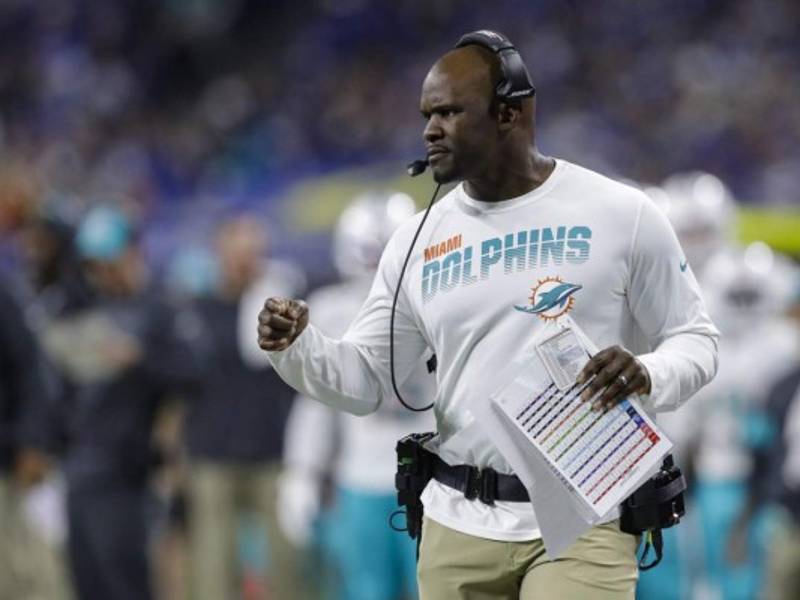Brian Flores fue el noveno pupilo de Bill Belichick, head coach de los Patriots, que se convierte en entrenador en jefe de un equipo de la NFL.