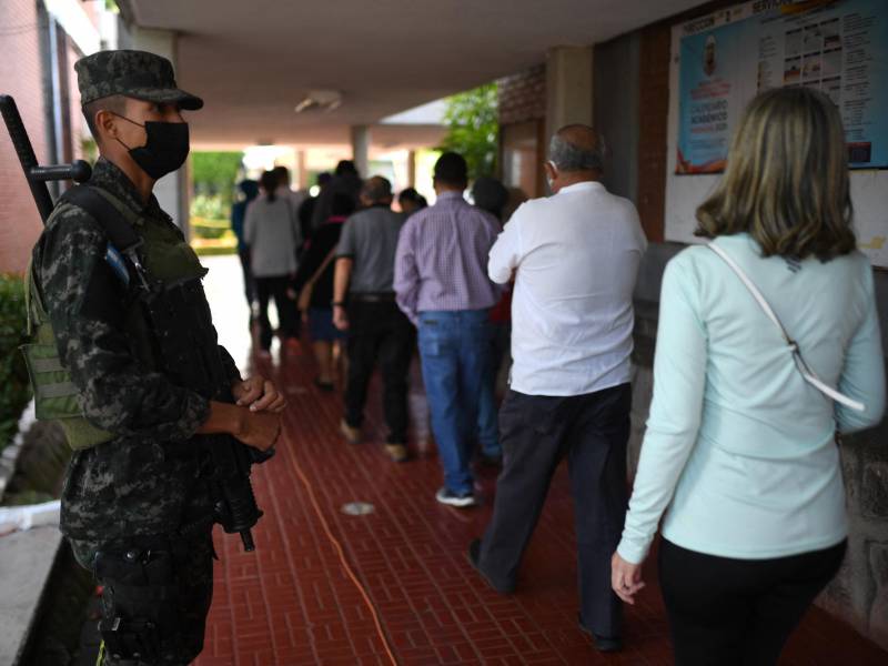 Durante las elecciones generales, celebradas el pasado 28 de noviembre, los votantes tuvieron que observar las medidas de bioseguridad para prevenir contagios.