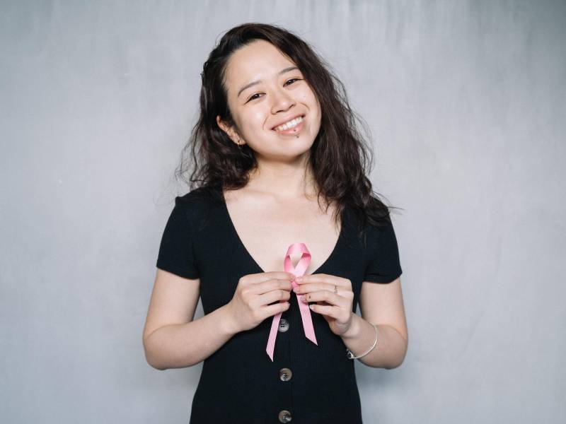 Sépalo. En etapas tempranas el cáncer de mama no tiene manifestaciones clínicas, es asintomático, de aquí la importancia de realizar estudios de detección oportuna.