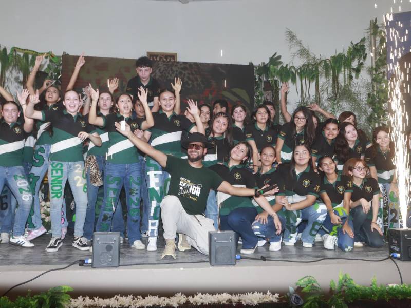 Los jovencitos, en compañía de DJ Luna, hicieron vibrar el escenario.