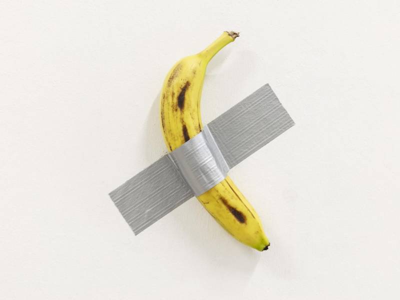 El plátano de Maurizio Cattelan se vendió en tres ediciones, a partir de 120 mil dólares, en el 2019. (vÍa Maurizio Cattelan, Perrotin y Gagosian; fotografía por Zeno Zotti)