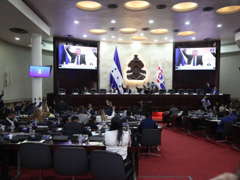 Congreso se da tres semanas para destrabar reforma energética