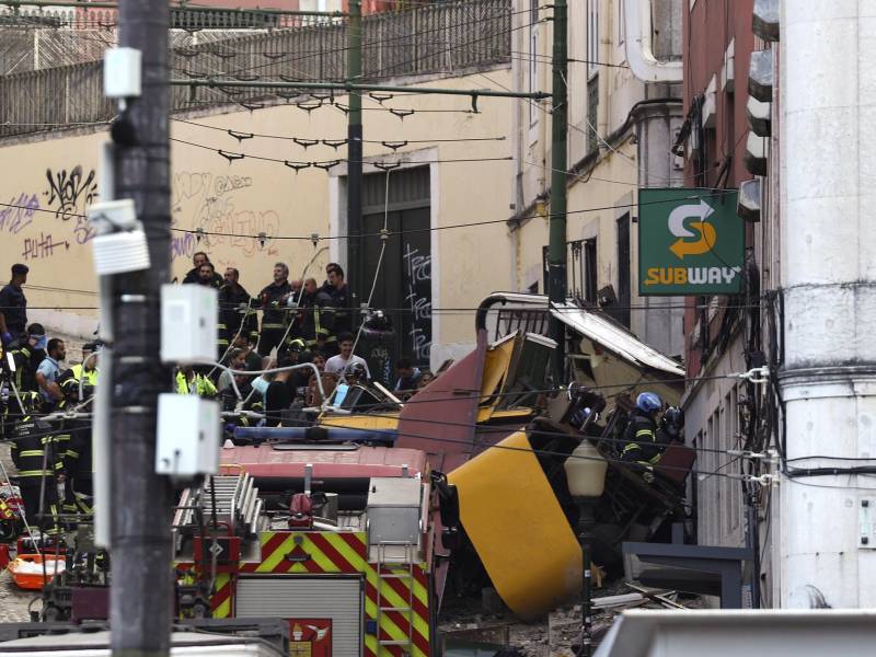 El número de fallecidos en el accidente del Ascensor de Gloria (Elevador da Glória), un conocido funicular turístico del centro de Lisboa, ha ascendido a 17, tras la muerte anoche de dos de los heridos, entre los que hay personas de varias nacionalidades como española, francesa, italiana, canadiense o portuguesa.