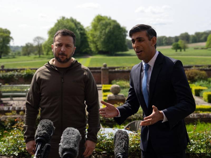 Zelenski se reunió con el primer ministro británico, Rishi Sunak, durante una visita a Londres para cerrar su gira por varios países europeos.