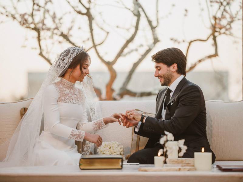 La hija del rey de Jordania Abdalá II, la princesa Iman, se casó el domingo con un financiero venezolano de origen griego en el palacio real, cerca de la capital jordana, Amán.