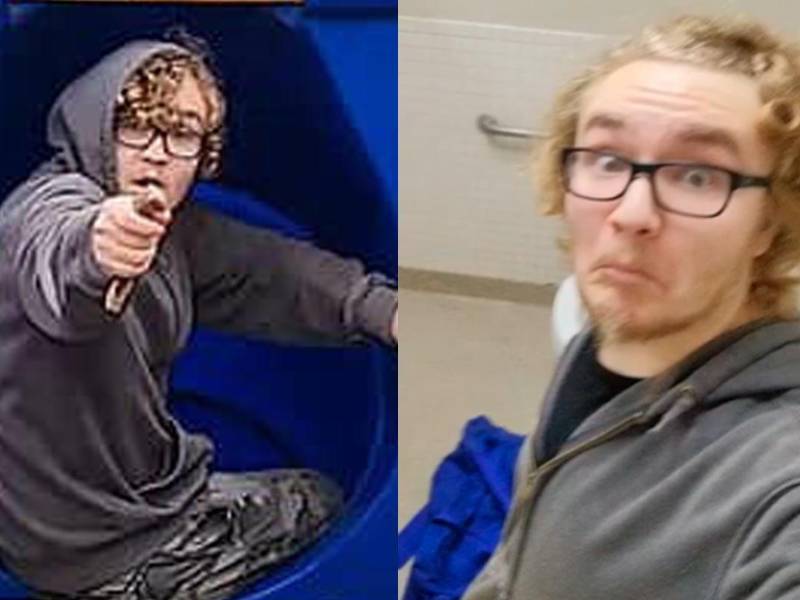 El estudiante tenía dos armas, una escopeta y una pistola.