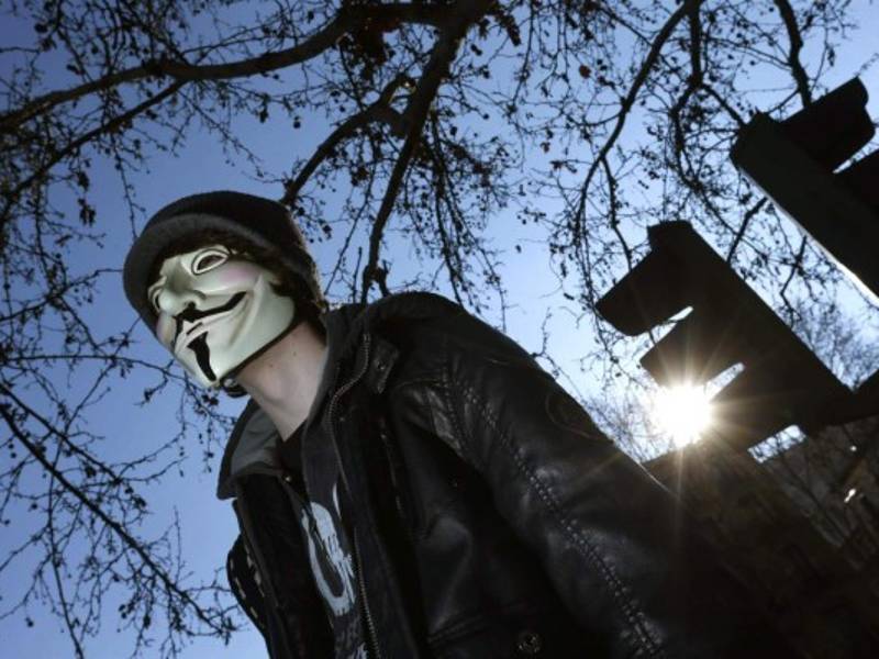 El grupo de ciberactivistas también publicó una lista con información de funcionarios militares del ejército. Foto: EFE