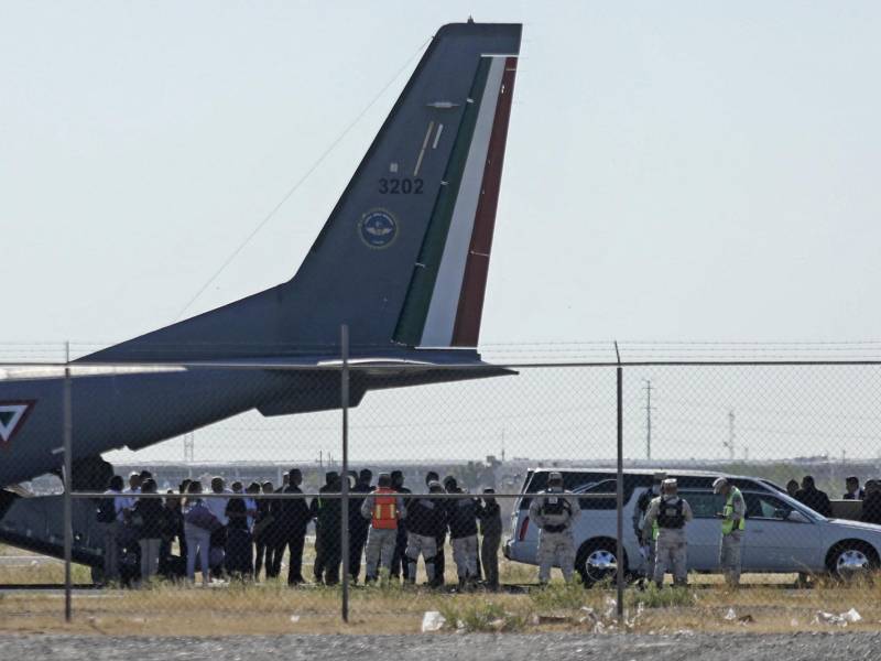 Un avión de la Fuerza Aérea de México trasladó los cuerpos de los migrantes fallecidos a Guatemala.
