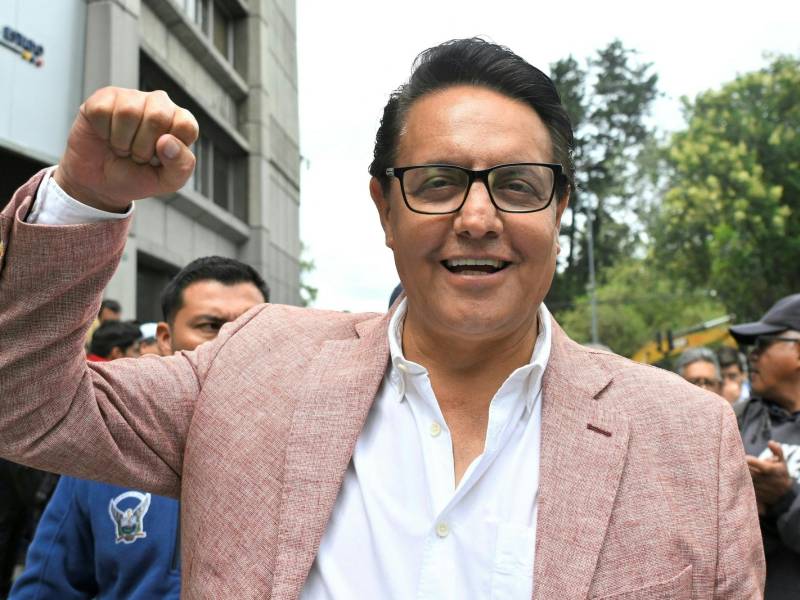 El candidato presidencial Fernando Villavicencio fue asesinado cuando salía de un mitin electoral en Quito, una semana después de denunciar amenazas contra su vida.