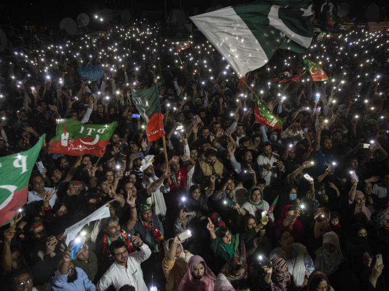 Un mitin en el 2022 para Imran Khan, el ex líder de Pakistán, que vota el 8 de febrero.
