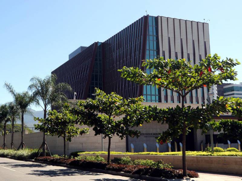 Edificio de la embajada estadounidense en Tegucigalpa.