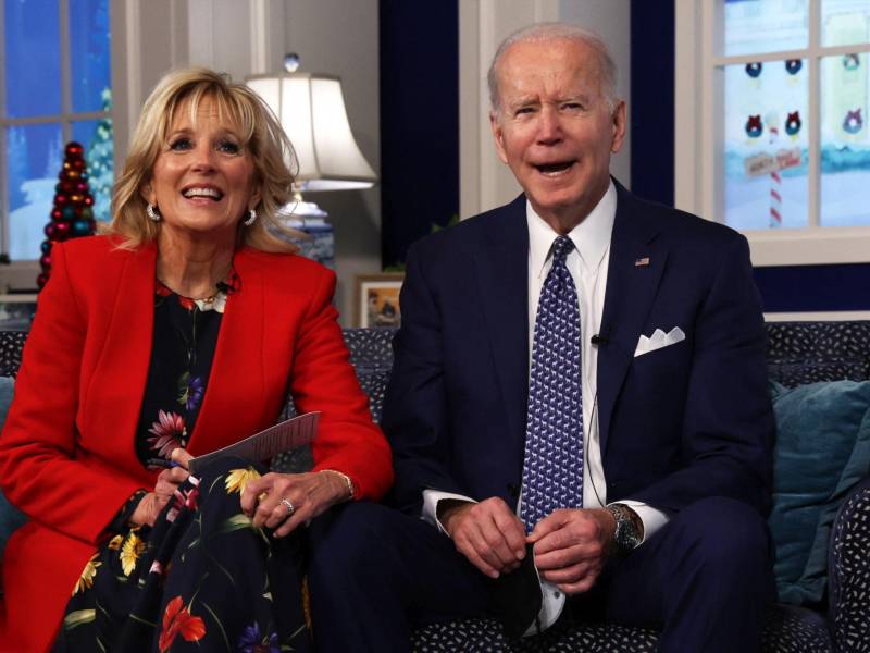 A través de una videoconferencia desde la Casa Blanca, Jill y Joe Biden se conectaron con un hombre que dijo llamarse “Jared”, padre de cuatro hijos.