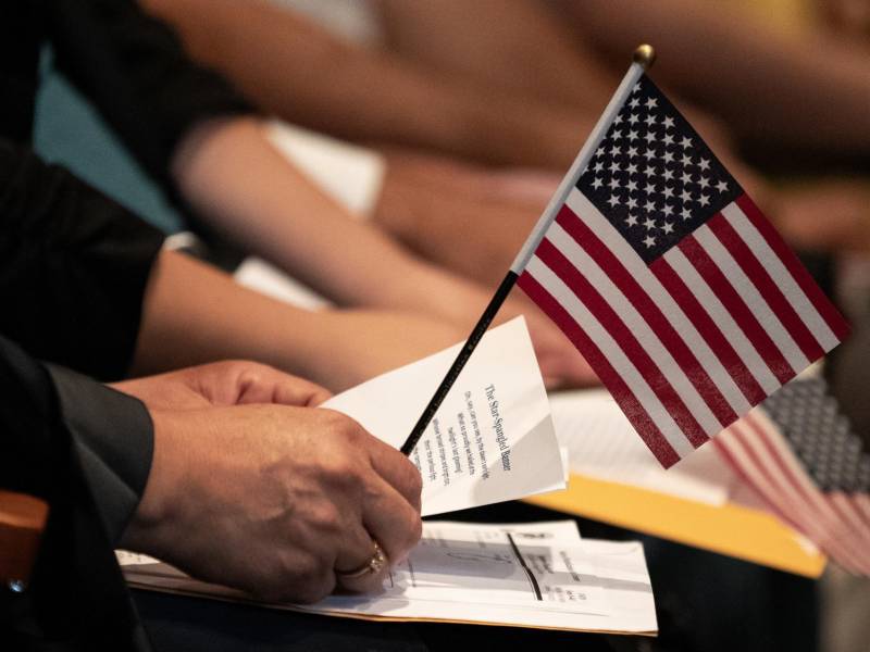 Viajar a Estados Unidos podría volverse más exigente para ciertos turistas: el Gobierno planea solicitar un nuevo requisito de ingreso. La propuesta ya está sobre la mesa y ha generado debate. ¿A quiénes afectaría?