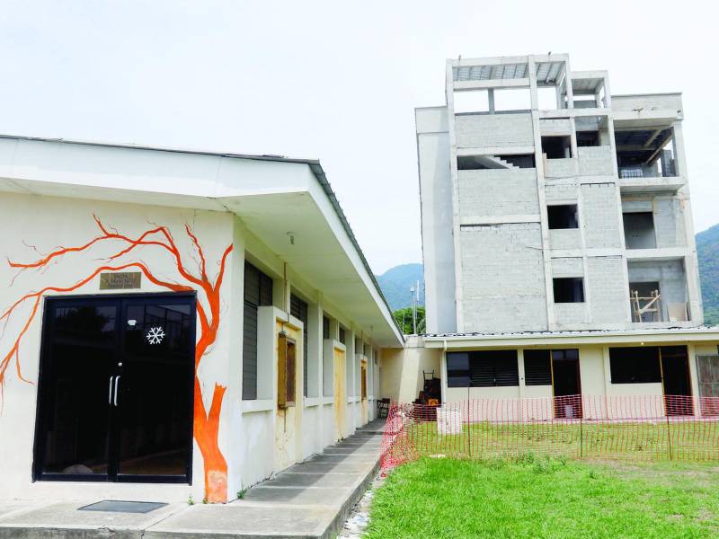 El problema se da en la colonia Jardines del Valle. .Fotos: Neptalí Romero.