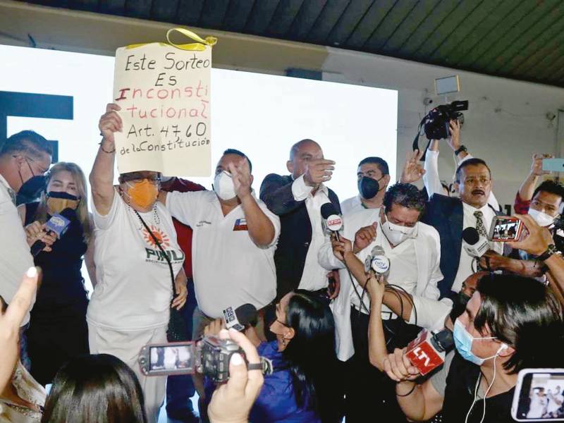 En la rifa de la posición de las papeletas electorales se vivió un conflicto electoral con hechos de violencia. Archivo