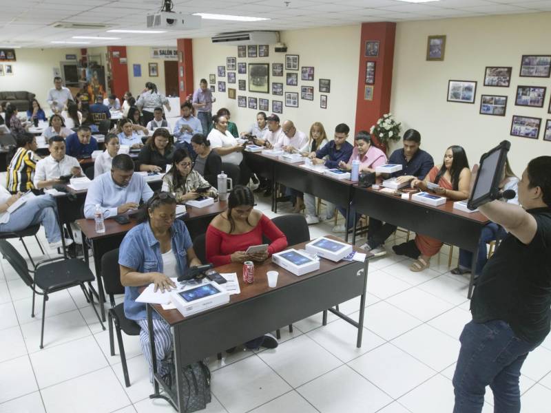 El Instituto Nacional de Estadísticas (INE) capacita a coordinadores muncipales previo al levantamiento del censo de población y vivienda.