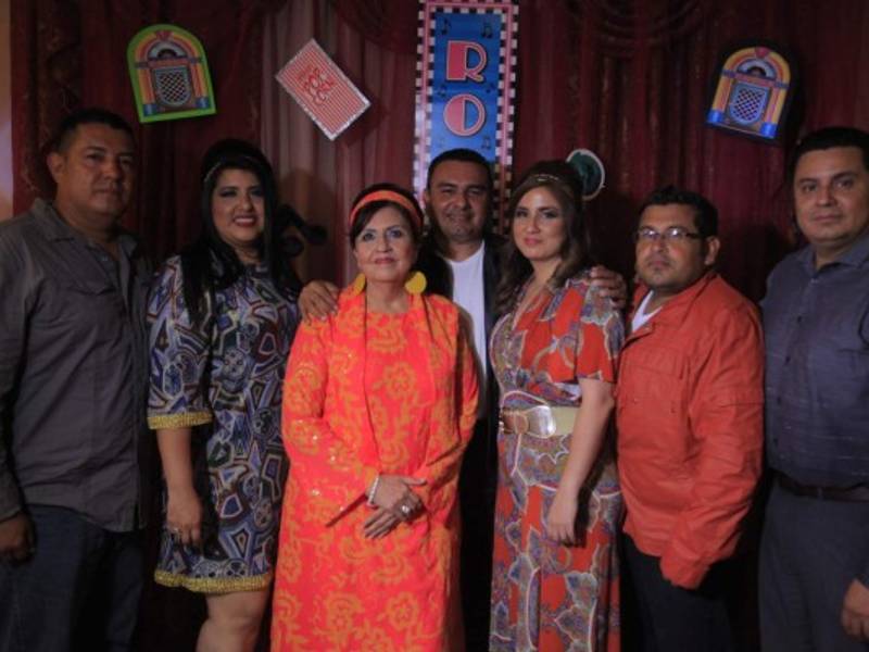 Romel, Mariela, Reina Elsa, Rafael, Melissa Ronald y Roger Carranza.