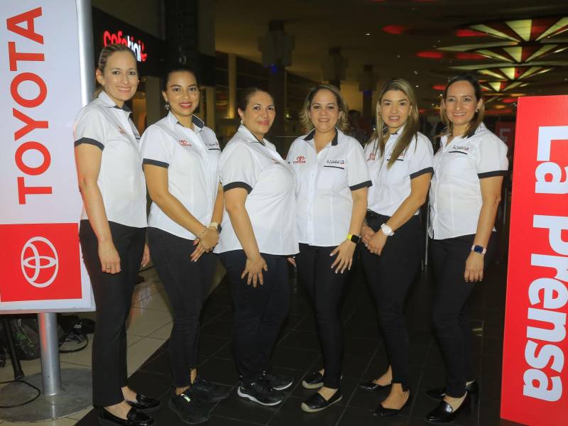 Con el fin de agasajar a sus clientes y proporcionarles una tarde amena, Toyota y La Prensa realizaron un cóctel exclusivo para ellos, previo a la premier de la exitosa película Rápidos y Furiosos X.Equipo comercial autos de grupo flores: Karol Castellón, Melissa Gallo, Idania Gutiérrez, Orquidea Broonfield, Andrea Pineda y Karla Valdivieso.