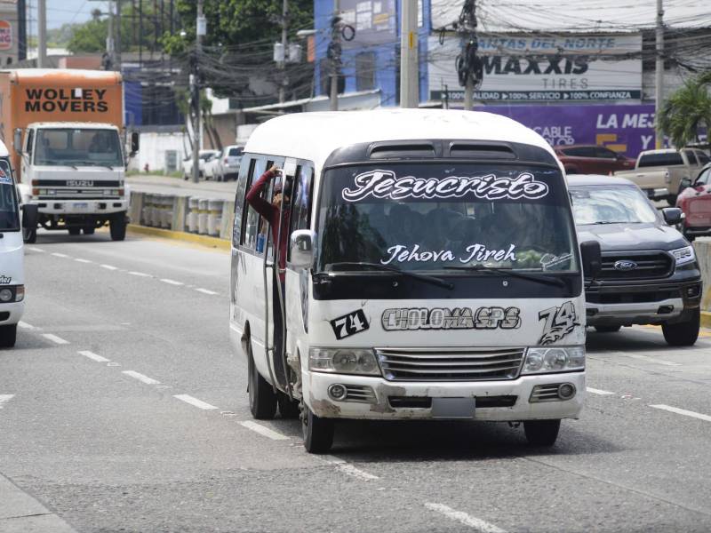 El comisionado Rafael Barahona advirtió a los transportistas sobre las medidas.